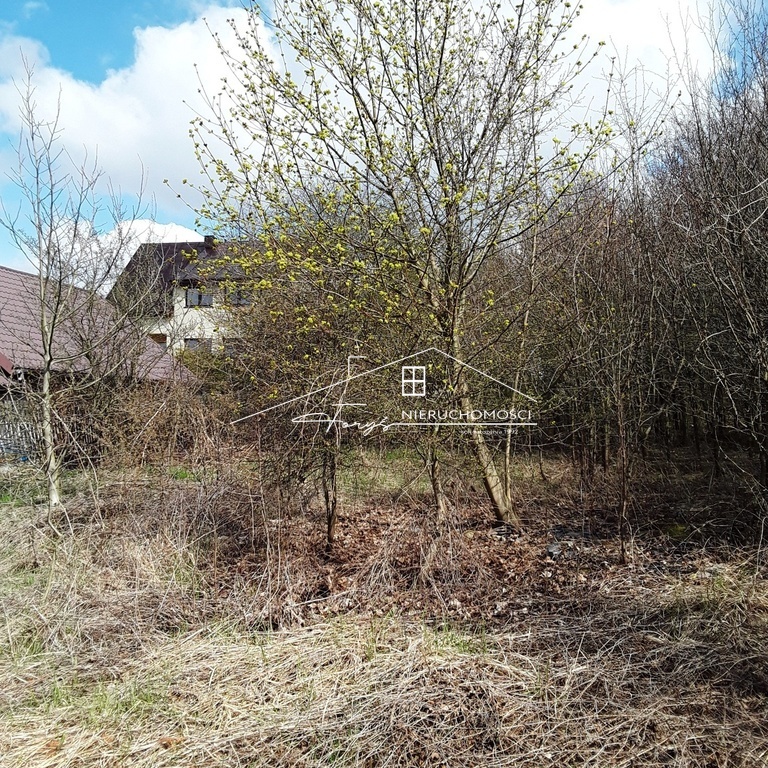 Działka 7 arów na sprzedaż  Ostrów k. Przemyśla, spokojna okolica z dostępem do mediów