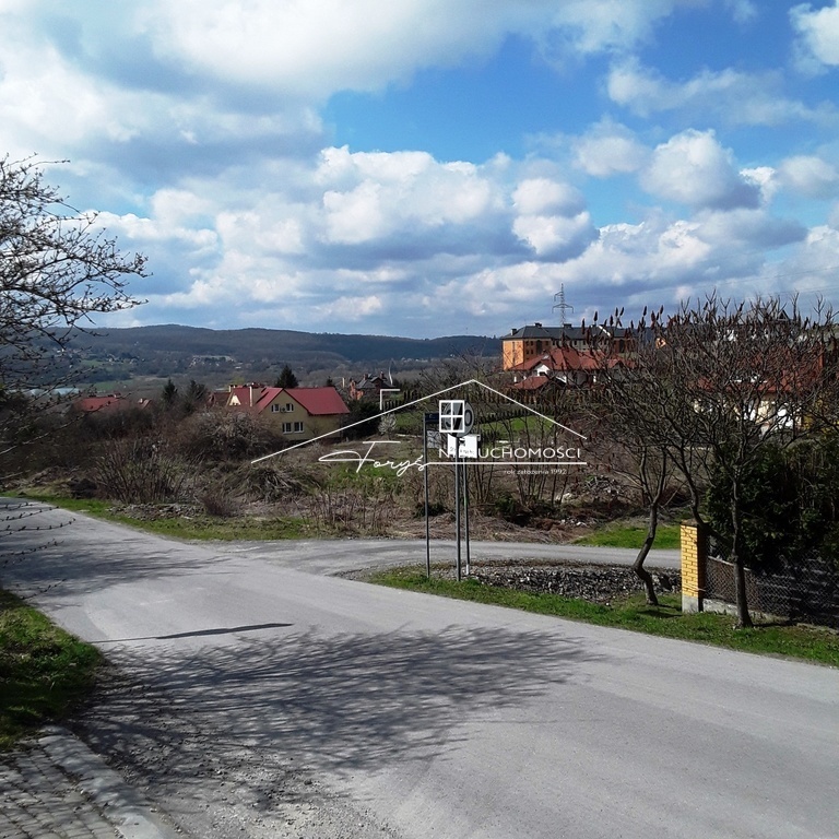 Działka 7 arów na sprzedaż  Ostrów k. Przemyśla, spokojna okolica z dostępem do mediów