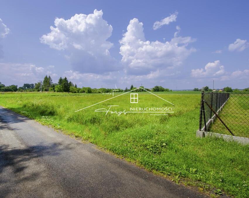 Media w drodze: prąd i woda, szybkie podłączenie do sieci miejskich.