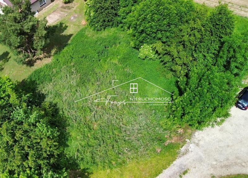 Działka budowlana 8 arów na sprzedaż  Ujkowice k. Przemyśla, spokojna okolica