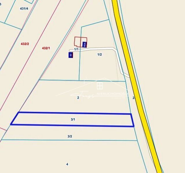 Część działki pod zabudowę, część pod uprawy – funkcjonalny układ.