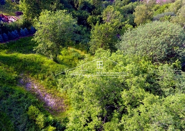 Idealna pod dom całoroczny lub ekskluzyjny domek rekreacyjny.