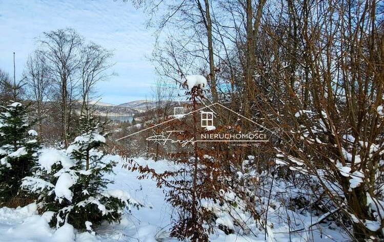 W sąsiedztwie tylko jeden domek sezonowy – prywatność i cisza.