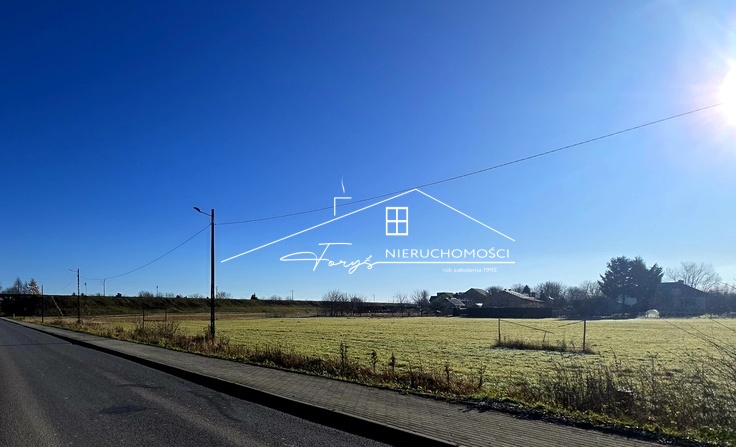 Wszystkie media na działce: prąd, gaz, woda i kanalizacja – oszczędność czasu.