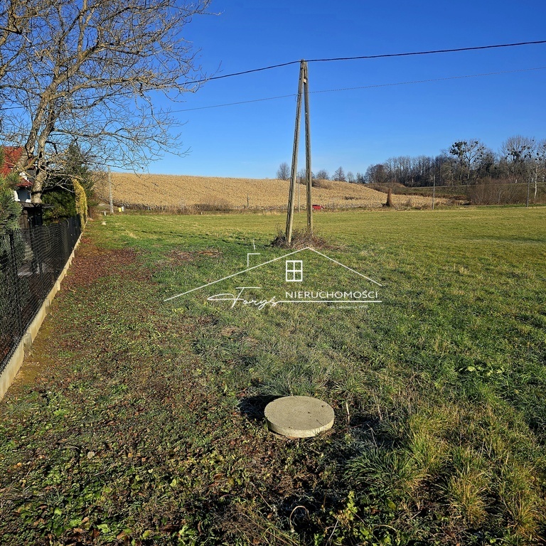 Wszystkie media na działce: prąd, gaz, woda i kanalizacja bez dodatkowych kosztów.