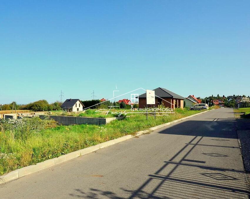 W cenie projekt domu „Dom w Bergeniach” i garażu dwustanowiskowego.