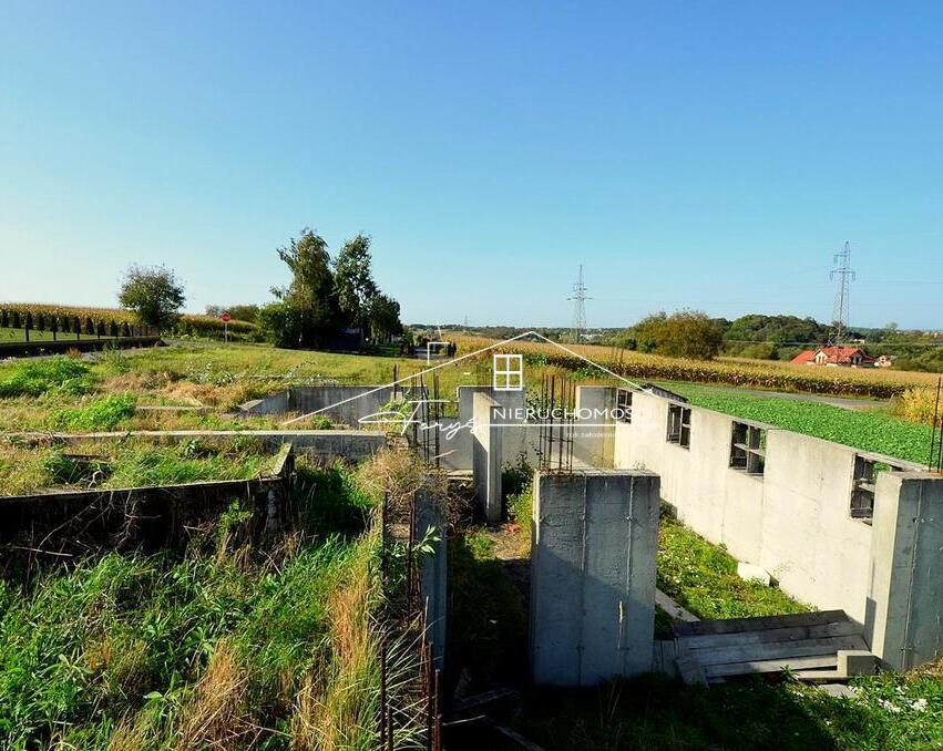 Bezpieczeństwo zakupu: uregulowany stan prawny działki i dokumentów.