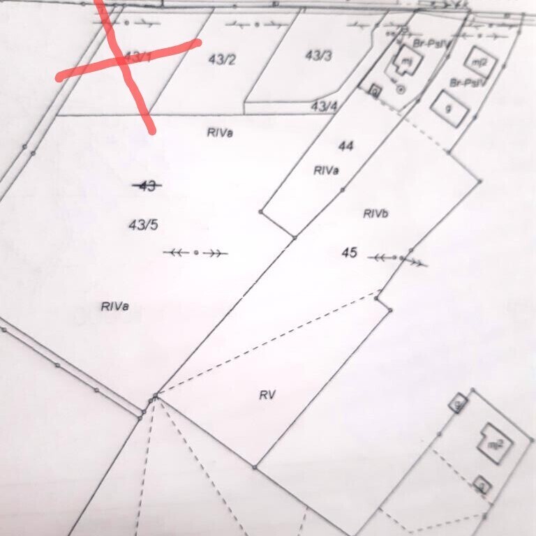 Możliwość zakupu sąsiedniej działki 43/3 dla większej inwestycji.