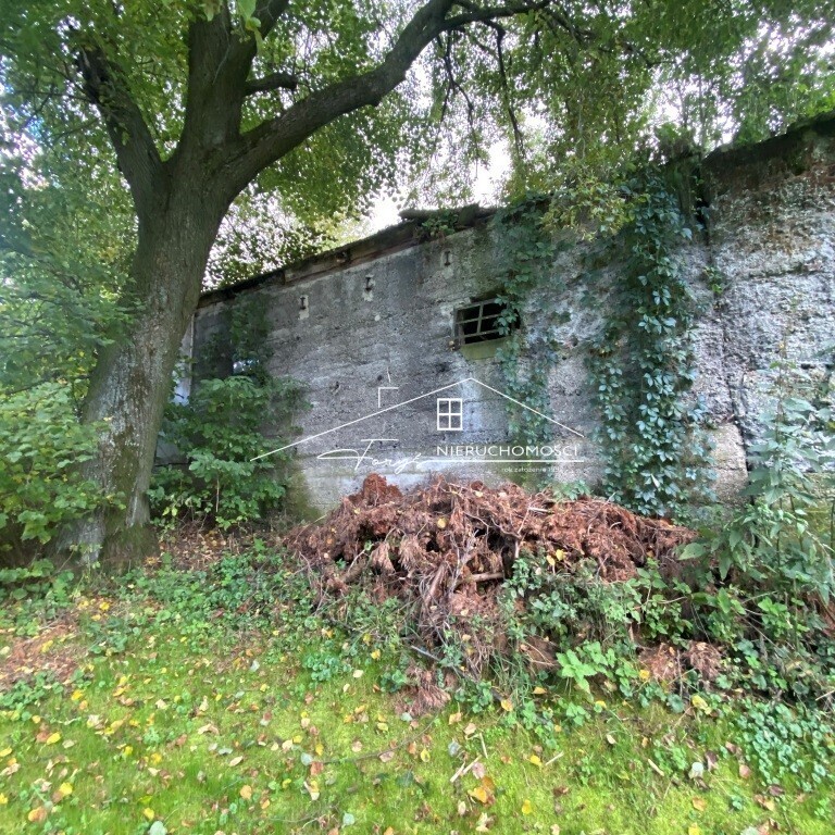 Sąsiedztwo domów jednorodzinnych gwarantuje bezpieczne, rodzinne otoczenie.