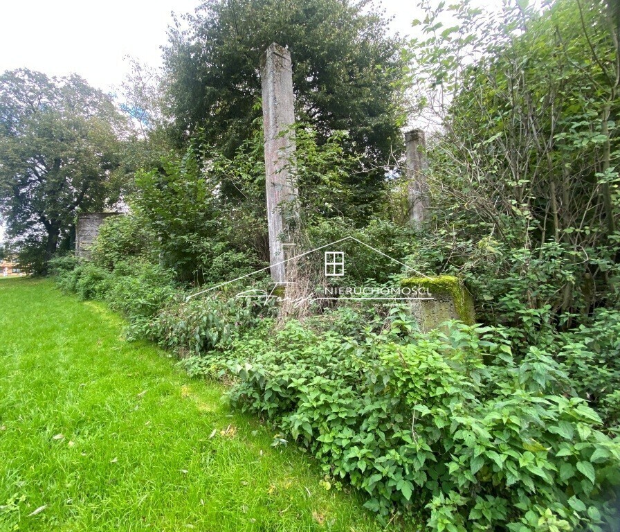 Znakomite położenie: blisko Przemyśla i Jarosławia, dogodna komunikacja.