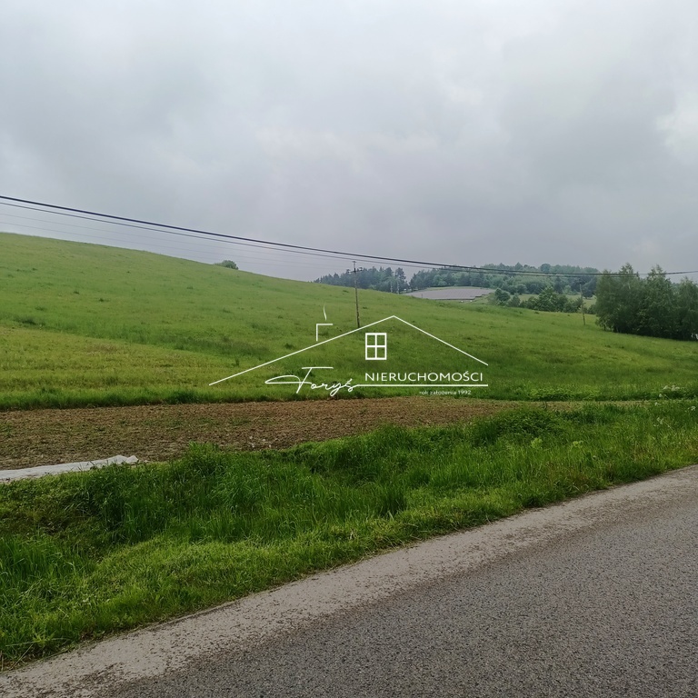 Panoramiczne widoki na lasy i pola sprzyjają codziennemu relaksowi.