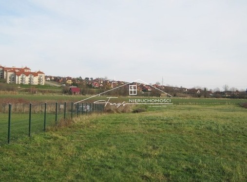 Stwórz własny dom letniskowy lub całoroczny w spokojnej okolicy Ostrowa.
