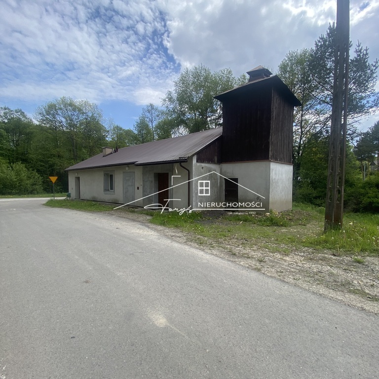 Budynek handlowy z potencjałem mieszkalnousługowym na sprzedaż  Śliwnica, gm. Dubiecko