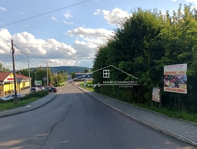Obiekt handlowo-usługowy z domem mieszkalnym łącznie 1424m  Ostrów k. Przemyśla, idealny pod inwestycję