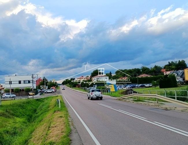 Obiekt handlowo-usługowy z domem mieszkalnym łącznie 1424m  Ostrów k. Przemyśla, idealny pod inwestycję