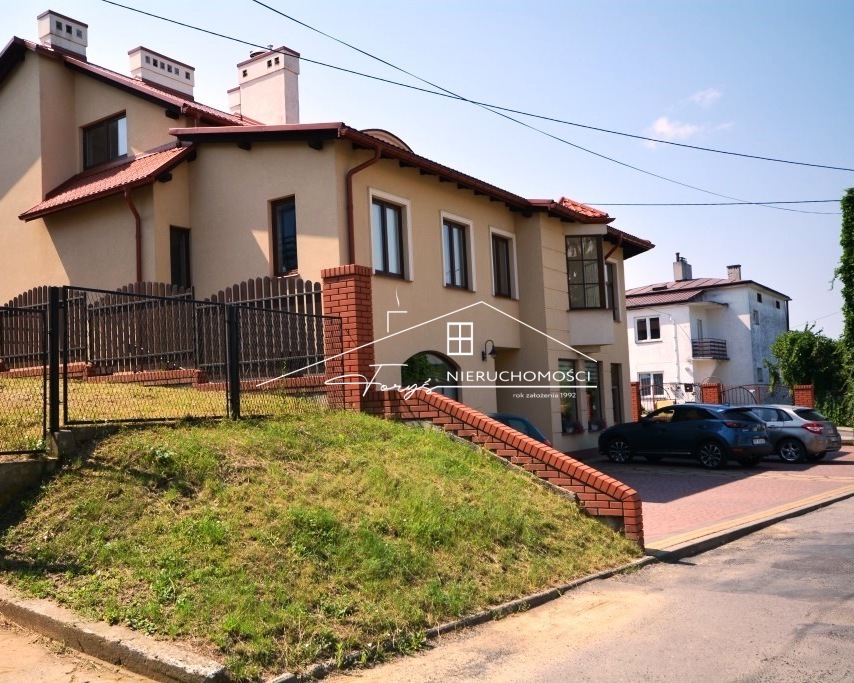 Obiekt inwestycyjny 496m w Przemyślu  idealny na przychodnię, dom seniora lub działalność usługową