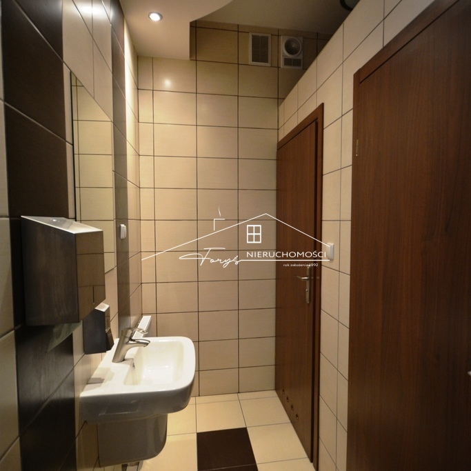 Obiekt inwestycyjny 496m w Przemyślu  idealny na przychodnię, dom seniora lub działalność usługową