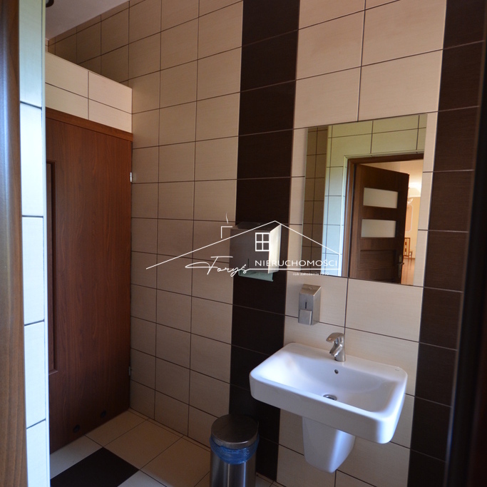 Obiekt inwestycyjny 496m w Przemyślu  idealny na przychodnię, dom seniora lub działalność usługową