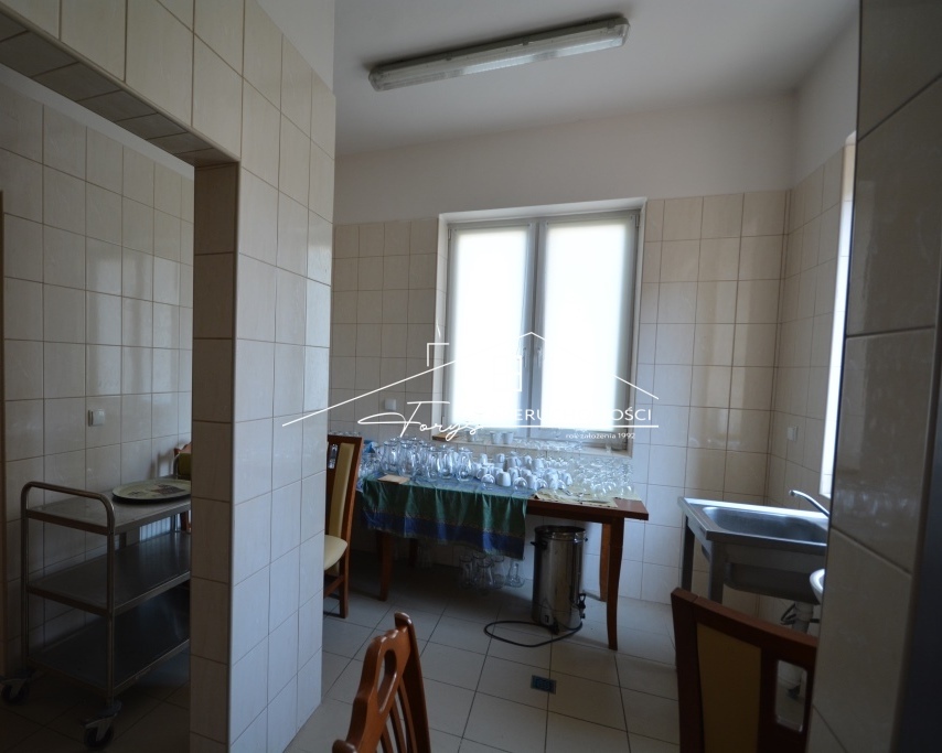 Obiekt inwestycyjny 496m w Przemyślu  idealny na przychodnię, dom seniora lub działalność usługową