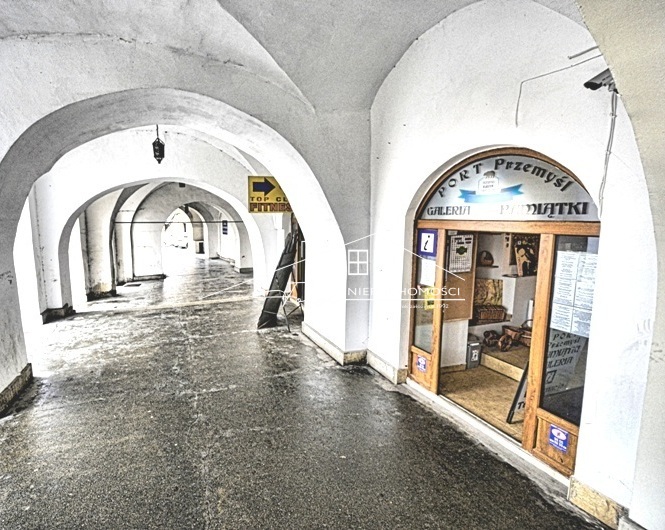 Kamienica inwestycyjna w centrum Przemyśla  gotowy projekt podziału i aparthotel
