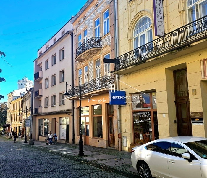 Kamienica z 1909 r. w prestiżowej części Przemyśla  4 mieszkania, 251,48m, po remoncie