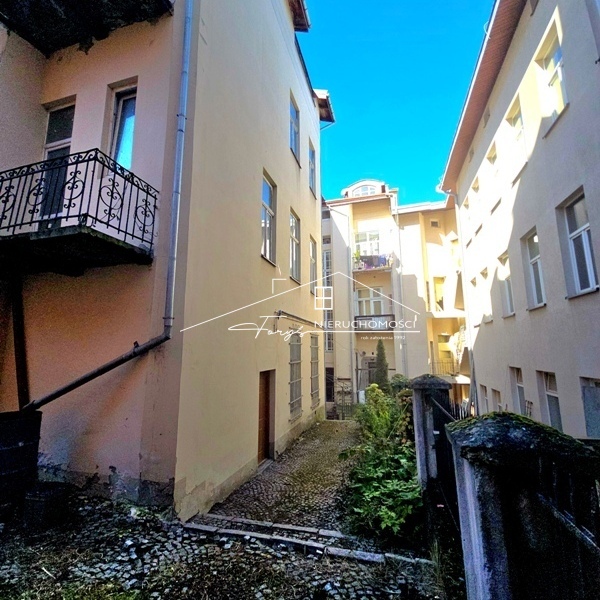 Kamienica z 1909 r. w prestiżowej części Przemyśla  4 mieszkania, 251,48m, po remoncie