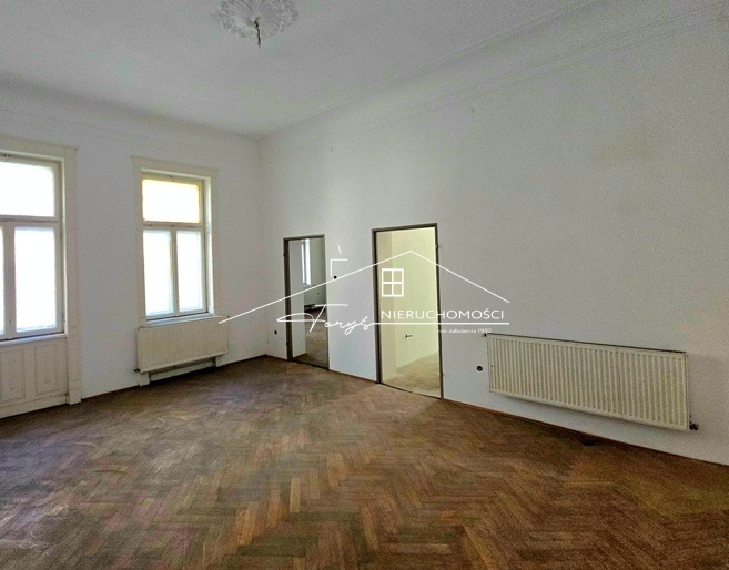 Kamienica z 1909 r. w prestiżowej części Przemyśla  4 mieszkania, 251,48m, po remoncie