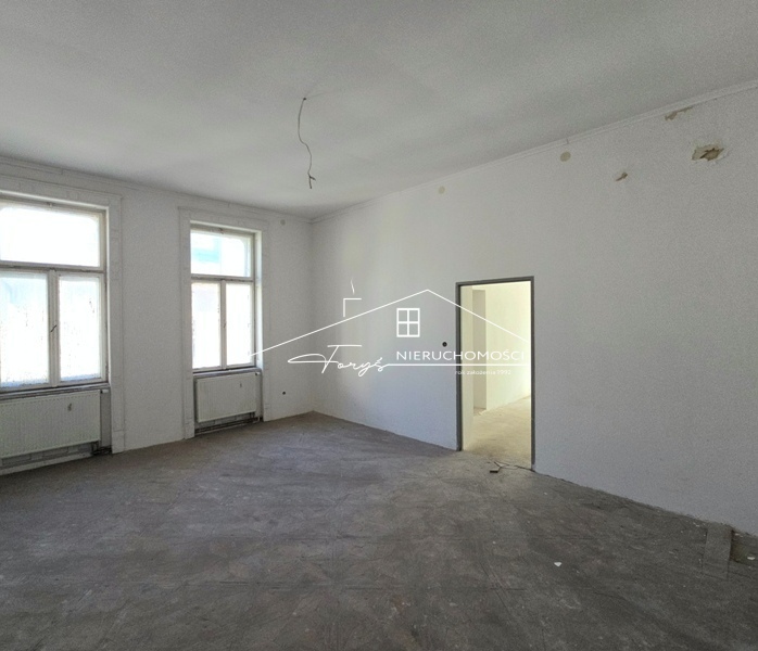 Kamienica z 1909 r. w prestiżowej części Przemyśla  4 mieszkania, 251,48m, po remoncie