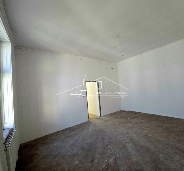 Kamienica z 1909 r. w prestiżowej części Przemyśla  4 mieszkania, 251,48m, po remoncie