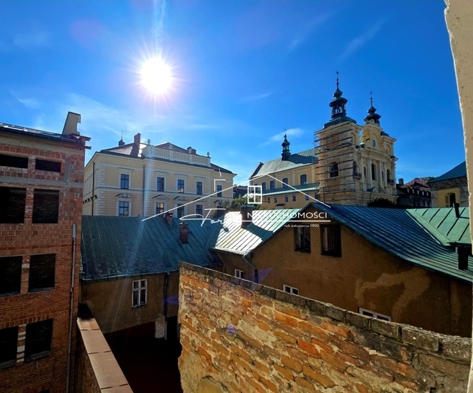 Kamienica z 1909 r. w prestiżowej części Przemyśla  4 mieszkania, 251,48m, po remoncie