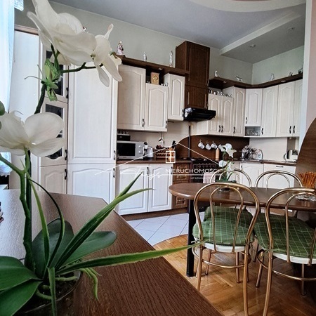 Kamienica inwestycyjna z lokalami i mieszkaniami  Przemyśl, ul. Grunwaldzka, blisko centrum