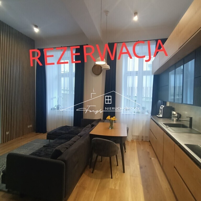 Stylowe mieszkanie 51,6m w odrestaurowanej kamienicy na Starym Mieście w Przemyślu