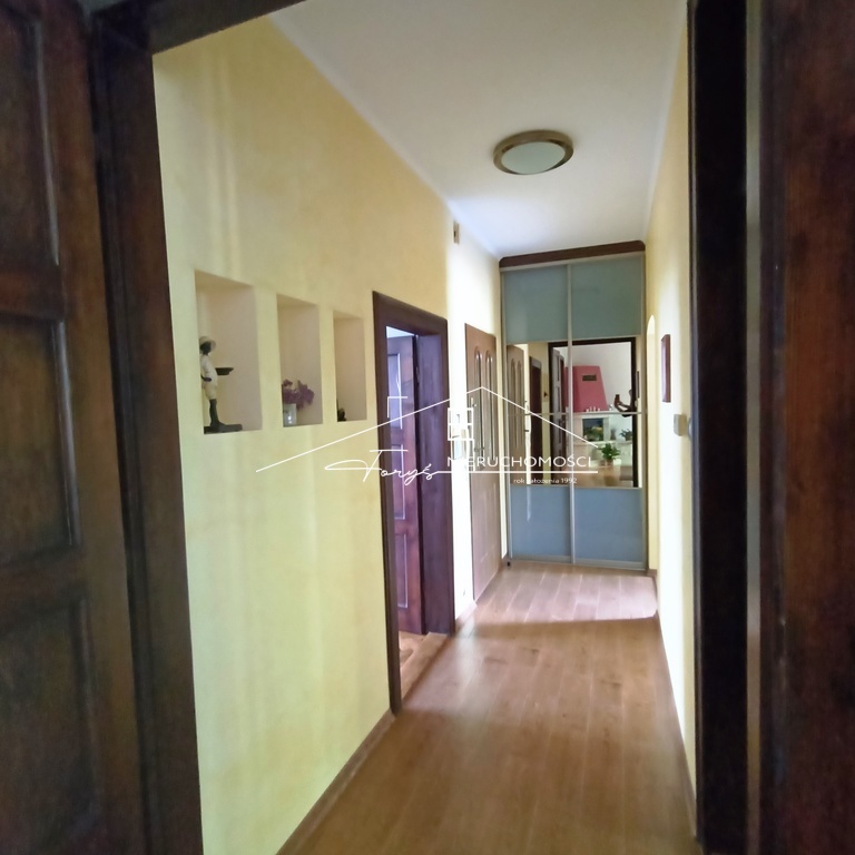 Wszystkie media miejskie: prąd, woda, kanalizacja, c.o. MPEC.