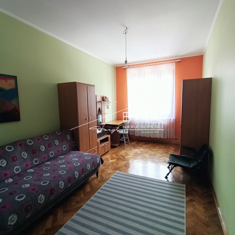 Nieruchomość w dobrym stanie, część do remontu i aranżacji.