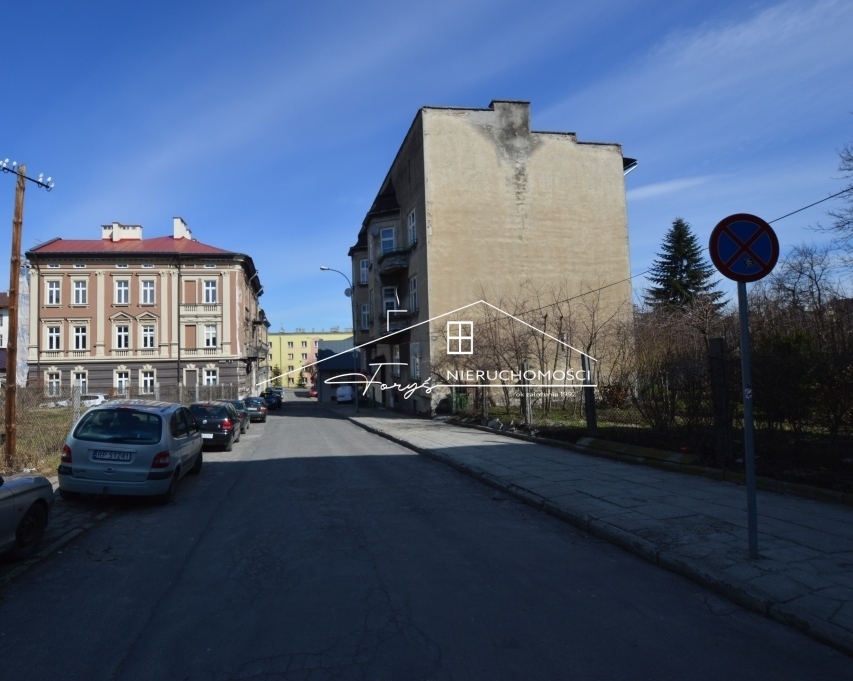 Nieruchomość w strefie zabudowy wielorodzinnej, świetna lokalizacja miasta.