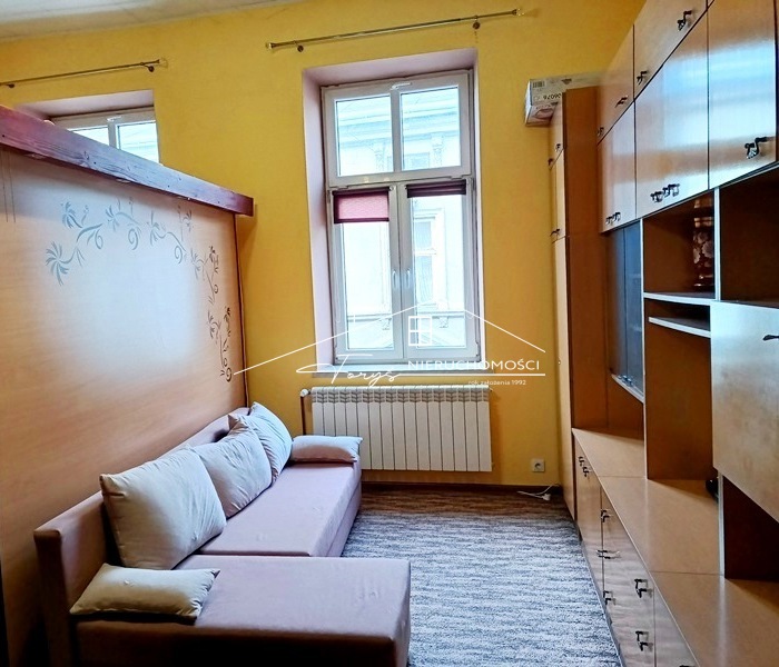 Przemyśl, ul. Smolki  kawalerka 42 m w kamienicy na Starym Mieście