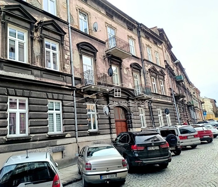 Przemyśl, ul. Smolki  kawalerka 42 m w kamienicy na Starym Mieście