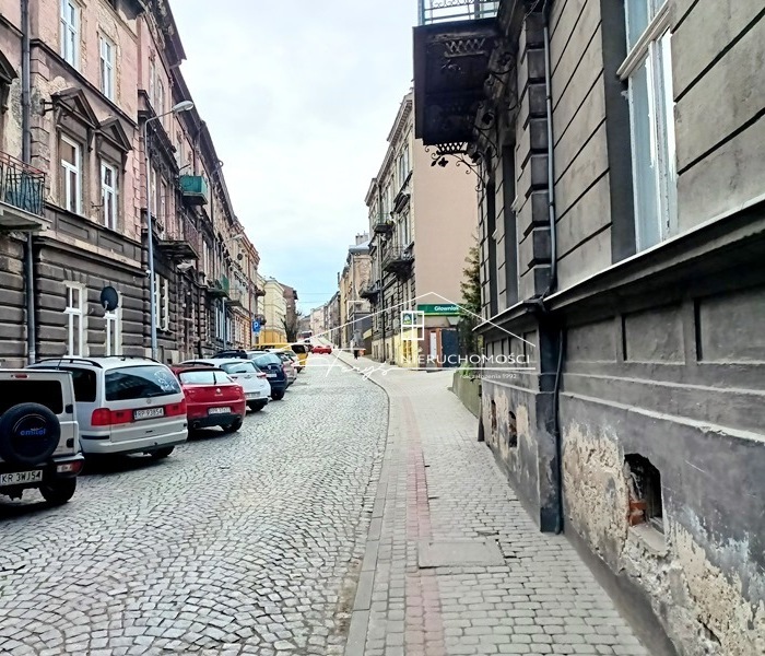 Przemyśl, ul. Smolki  kawalerka 42 m w kamienicy na Starym Mieście