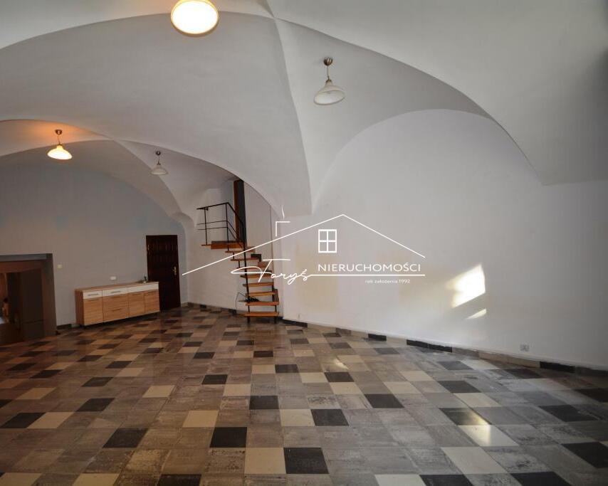 Lokal użytkowy 110m w Rynku Starego Miasta  idealna lokalizacja na usługi i biuro