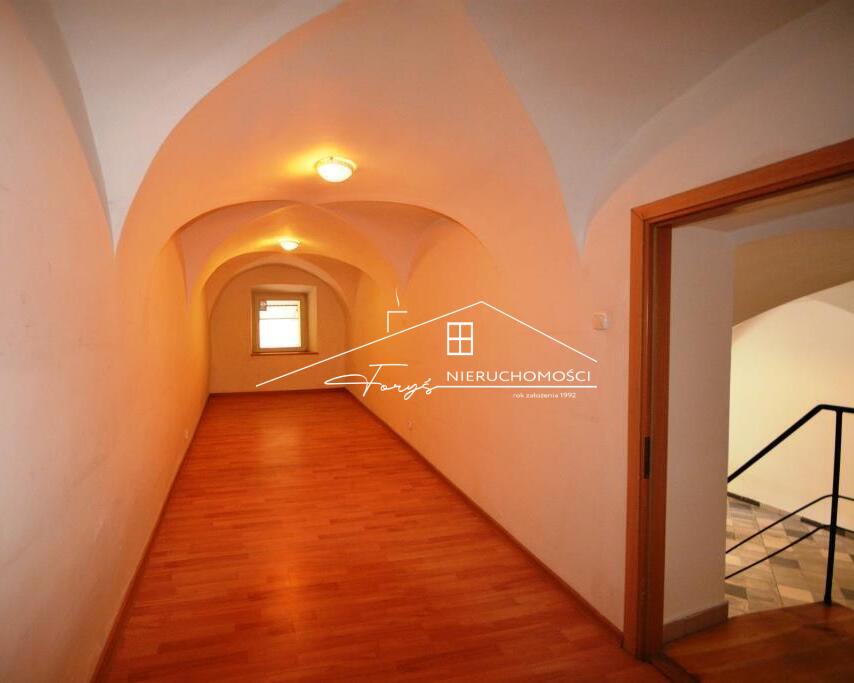 Lokal użytkowy 110m w Rynku Starego Miasta  idealna lokalizacja na usługi i biuro