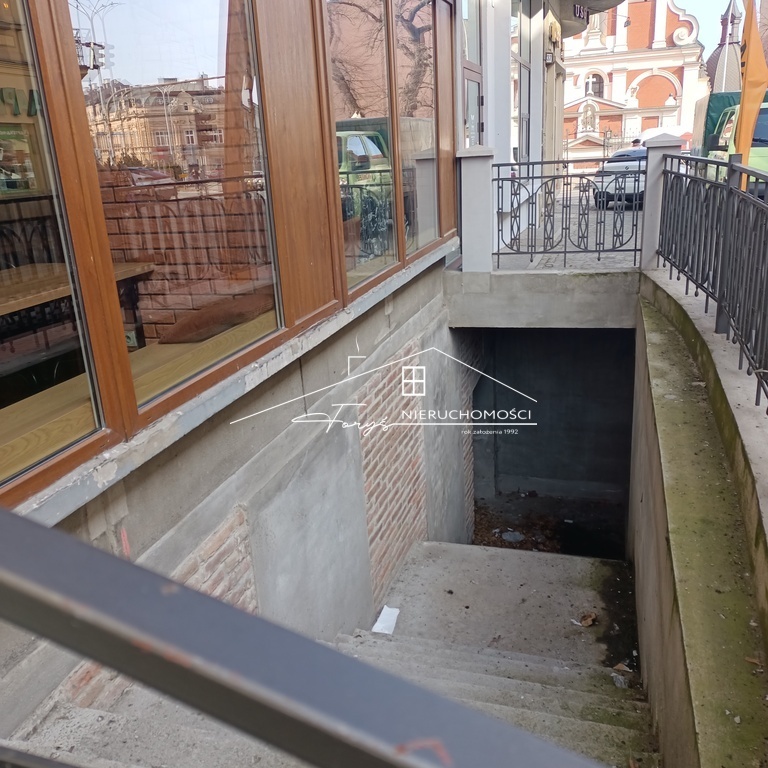 Lokal 950m do wynajęcia w zabytkowej kamienicy w centrum Przemyśla  idealna przestrzeń pod działalność