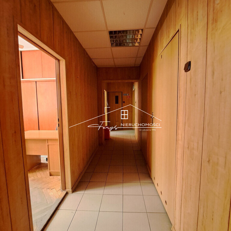 Rozwijaj firmę w nieruchomości, która realnie wspiera sprzedaż usług.