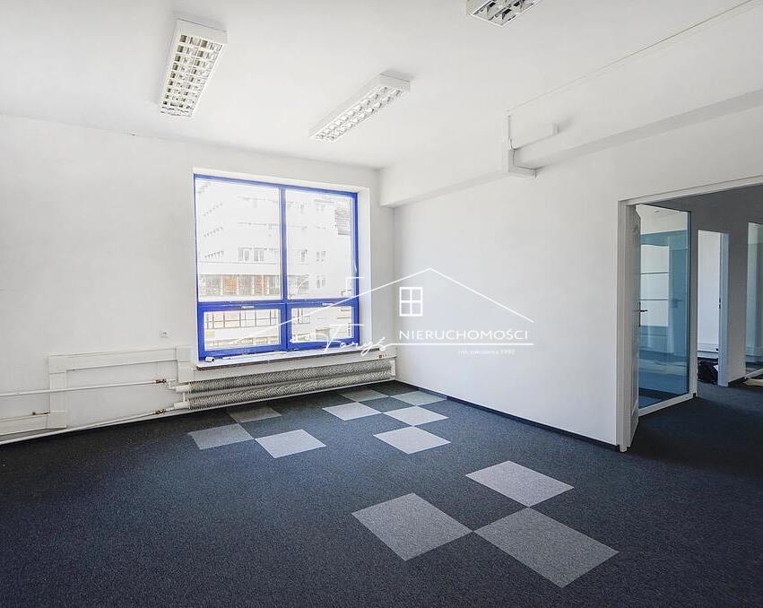 Jarosław, Jana Pawła II  Lokal handlowo-usługowy 148,55 m do wynajęcia Globus, 2 piętro