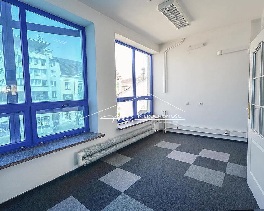 Jarosław, Jana Pawła II  Lokal handlowo-usługowy 148,55 m do wynajęcia Globus, 2 piętro