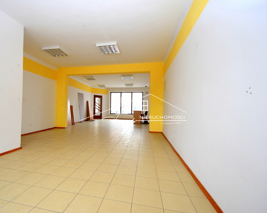 Budynek handlowo-usługowy w centrum Oleszyc  obniżka ceny o 30000zł