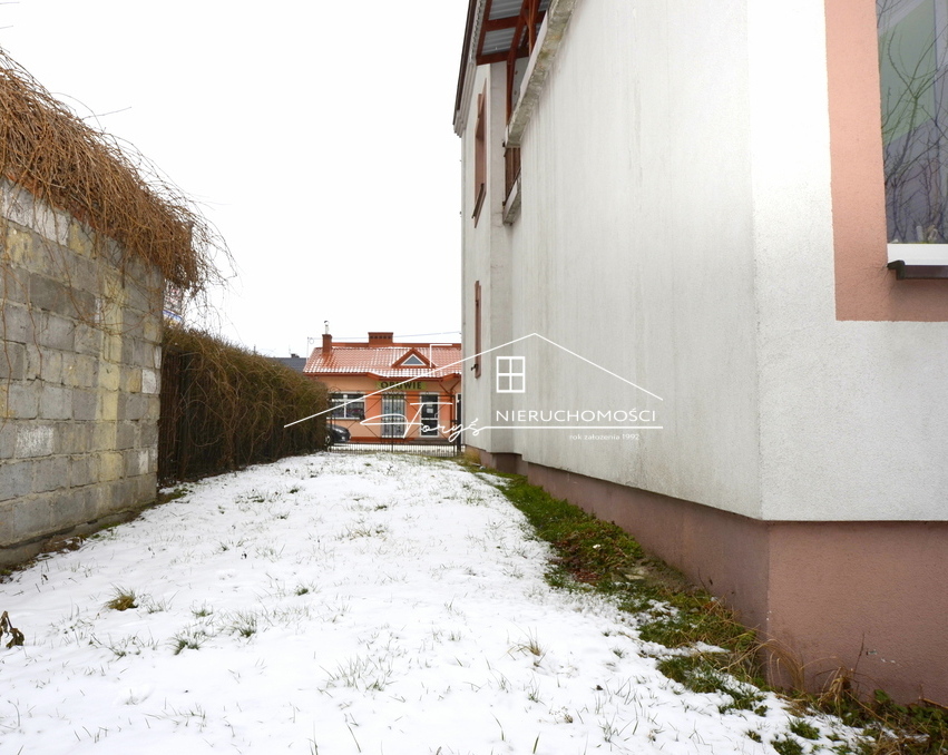 Budynek handlowo-usługowy w centrum Oleszyc  obniżka ceny o 30000zł