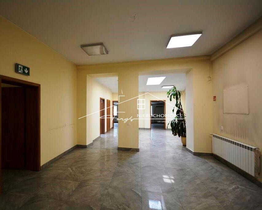 Lokal usługowy 230m do wynajęcia  I piętro, ul. Dworskiego, Przemyśl