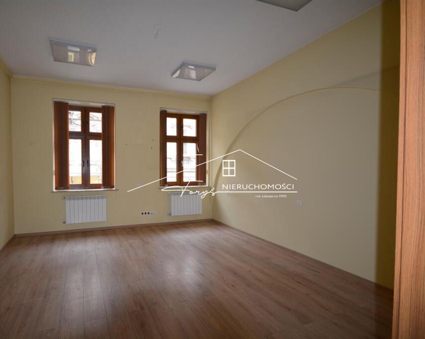 Lokal usługowy 230m do wynajęcia  I piętro, ul. Dworskiego, Przemyśl