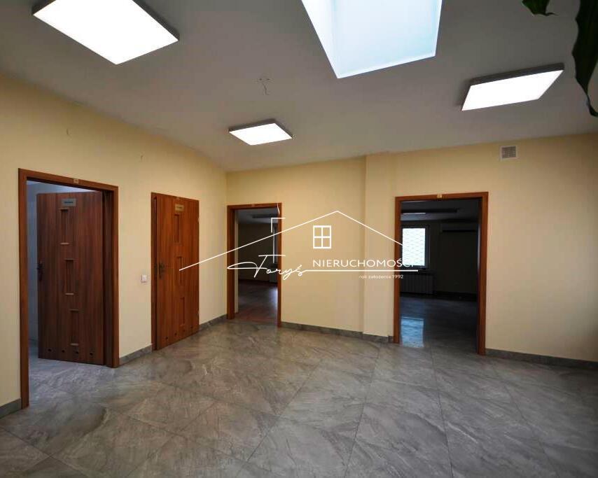 Lokal usługowy 230m do wynajęcia  I piętro, ul. Dworskiego, Przemyśl