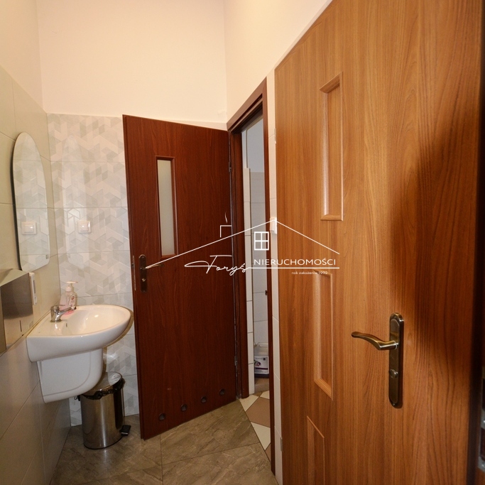 Lokal usługowy 230m do wynajęcia  I piętro, ul. Dworskiego, Przemyśl